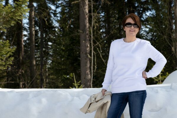 Placeit – White sweatshirt mockup of a woman in the winter forest, model mockup, model mockup